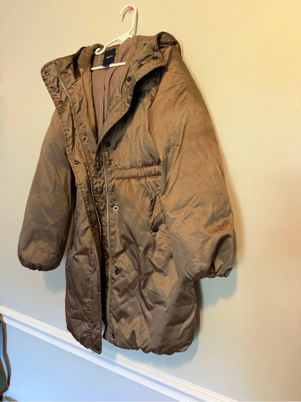 GAP KIDS hooded winter puffer jacket in shiny Taupe size 10